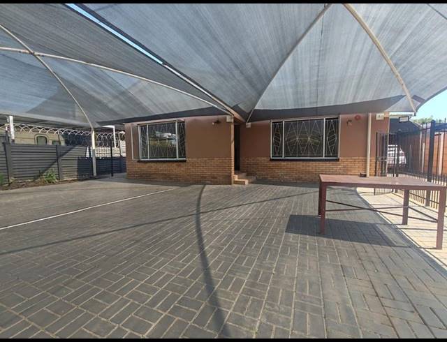3 BEDROOM HOUSE FOR SALE IN DASPOORT ESTATE